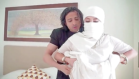 Huge Boobs Muslim Niqabi Milf Fucked And Cum Drenched