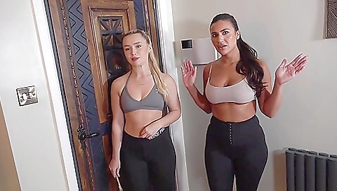 Scarlett & Bonnie Scarlett & Bonnie