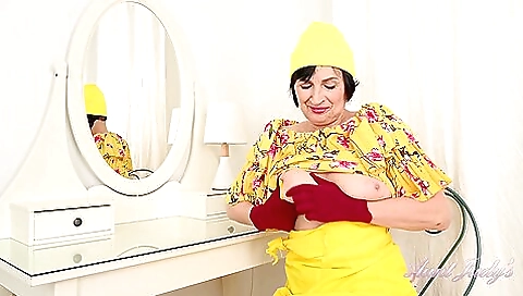 Judys - 63yo Hairy Mature Gilf Minia Fingers Her Hairy Pussy