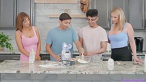 Daisy Fuentes, Rachael Cavalli - Whose Stepmom Is Best