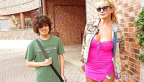 The Mature Curvy Victoria Vera Is Crazy About Cocks