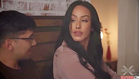 Stepson Wanted To Relax And Fucked Gorgeous Stepmother