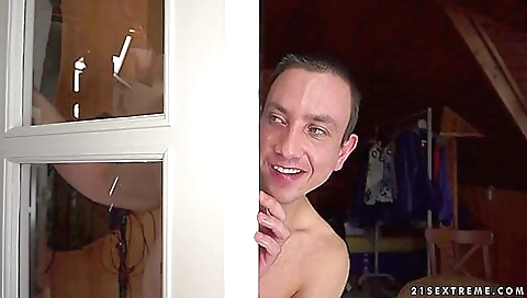 Chubby Mature Gigi And Skinny Dude