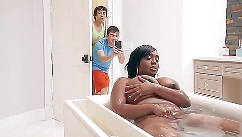 Layton Benton - Soaking Wet (lobitomx1)