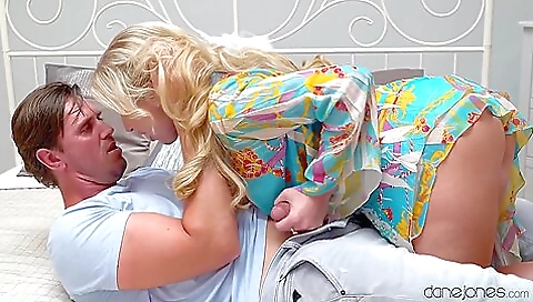 So Breeding Stepmom - Georgie Lyall